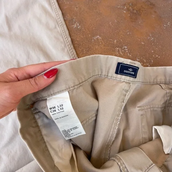 Vtg dockers tan cargo pants 36 x 32 - Picture 2 of 4